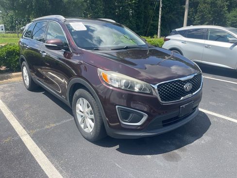 Used 2016 Kia Sorento AWD w/ LX Convenience Package image 1