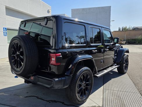 Used 2024 Jeep Wrangler Sahara image 5