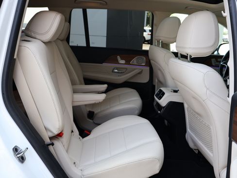 Certified 2024 Mercedes-Benz GLS 450 4MATIC image 28