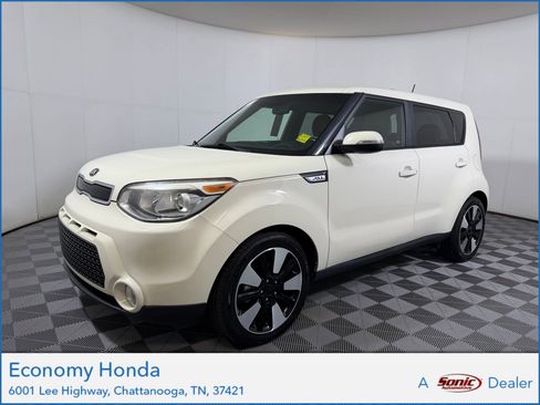 Used 2015 Kia Soul ! w/ Umber Package 1 FWD image 1