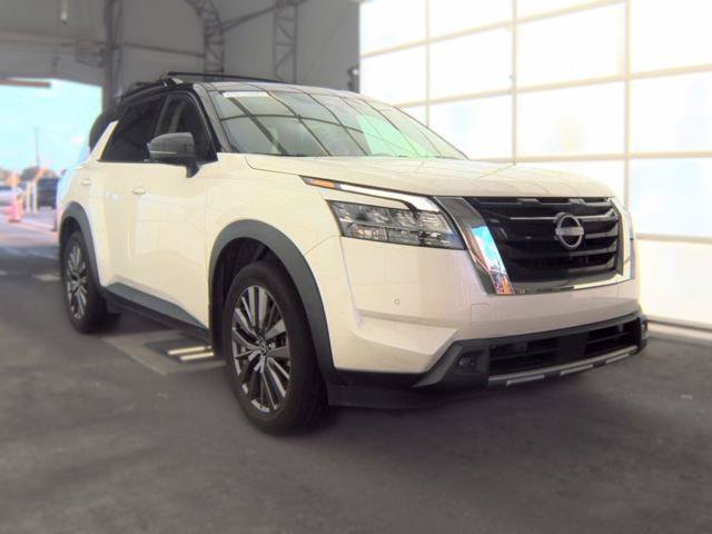 Used 2024 Nissan Pathfinder SL w/ SL Premium Package FWD image 5