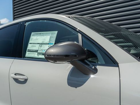 New 2026 Porsche Macan Turbo AWD/4WD image 15