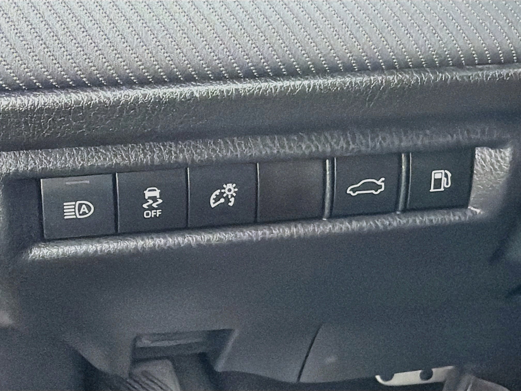 Used 2025 Toyota Camry SE FWD image 17