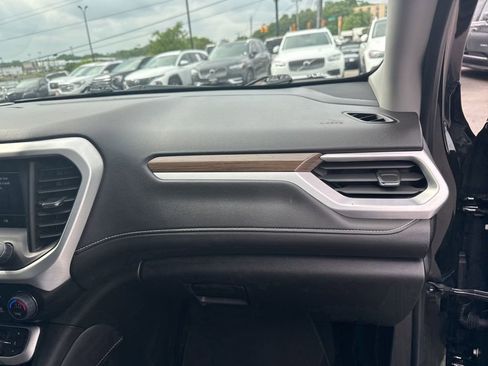 Used 2023 GMC Acadia SLE w/ Driver Convenience Package FWD image 21