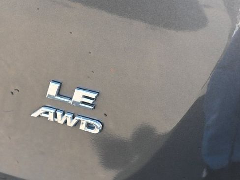 Used 2018 Toyota RAV4 LE image 9