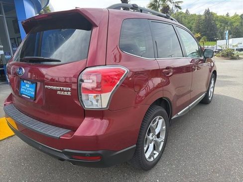 Used 2017 Subaru Forester 2.5i Touring AWD/4WD image 10