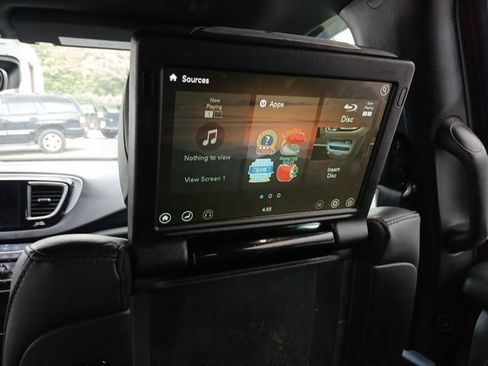 Used 2020 Chrysler Pacifica Touring-L Plus FWD image 27
