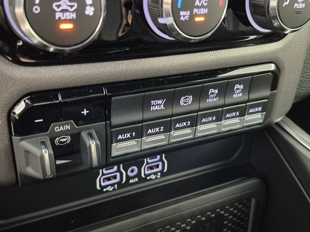 New 2026 RAM 3500 Big Horn AWD/4WD image 33