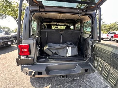 Used 2019 Jeep Wrangler Rubicon AWD/4WD image 13