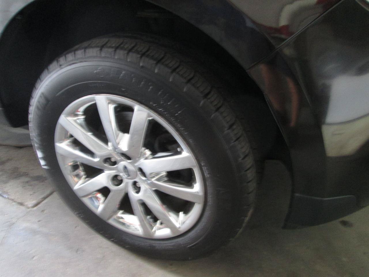 Used 2013 Ford Edge Limited AWD/4WD image 36