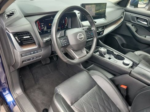 Used 2025 Nissan Rogue Platinum w/ Platinum Premium Package AWD/4WD image 4