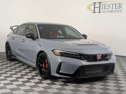 Used 2025 Honda Civic Type R image 2