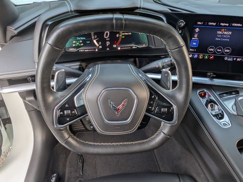 Used 2023 Chevrolet Corvette Stingray Premium Conv w/ Z51 Performance Package RWD image 24