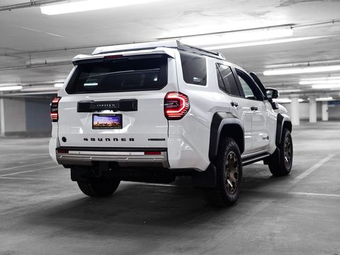 Used 2025 Toyota 4Runner Trailhunter AWD/4WD image 7