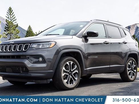 Used 2024 Jeep Compass Limited image 1