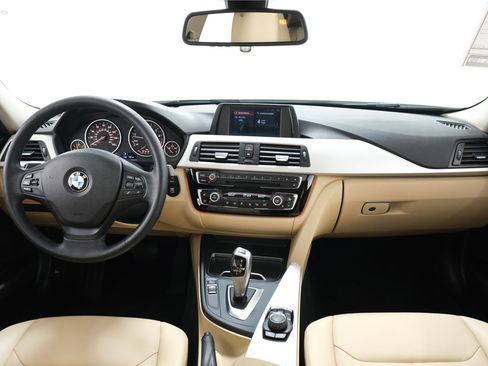 Used 2018 BMW 320i xDrive Sedan w/ Convenience Package AWD/4WD image 8