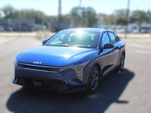 New 2025 Kia K4 LXS image 15