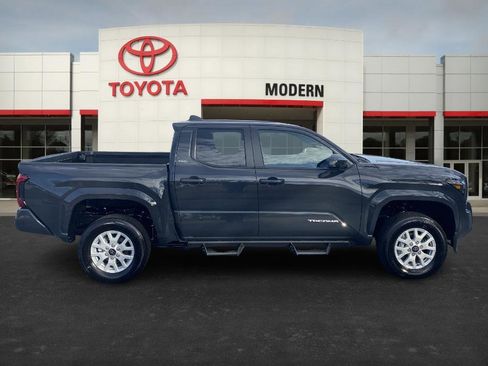 Certified 2024 Toyota Tacoma SR5 image 4