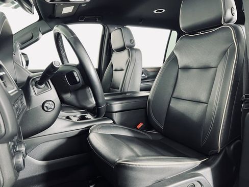 Used 2022 Chevrolet Suburban Premier image 8