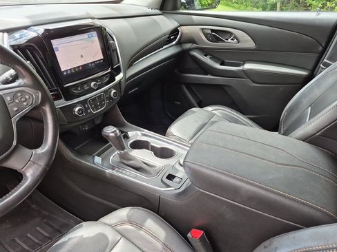 Used 2020 Chevrolet Traverse LT w/ LT Premium Package AWD/4WD image 25