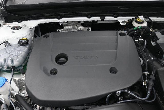 Used 2025 Volvo XC40 B5 Ultra AWD/4WD image 32