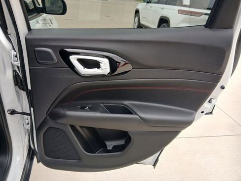 New 2026 Jeep Compass Trailhawk AWD/4WD image 17