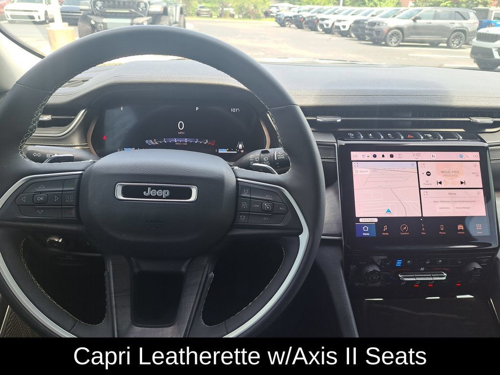 Used 2023 Jeep Grand Cherokee L Limited w/ Luxury Tech Group II AWD/4WD image 16