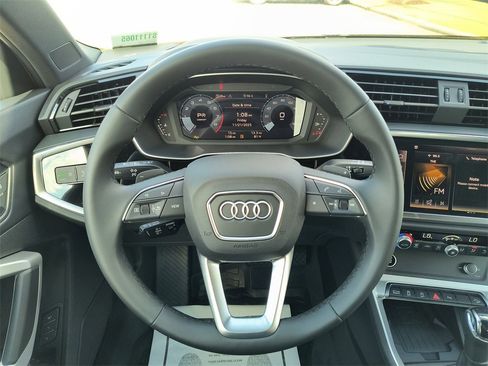 New 2025 Audi Q3 2.0T Premium image 8
