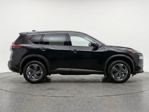 Used 2025 Nissan Rogue SV FWD image 11