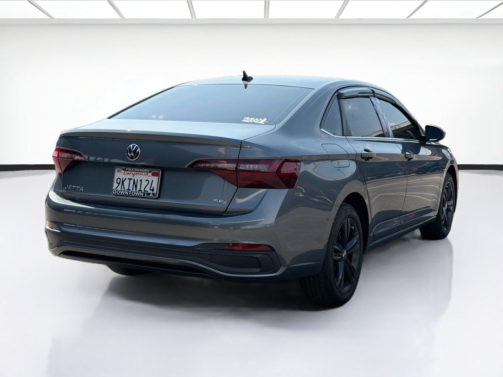 Used 2024 Volkswagen Jetta SE FWD image 4