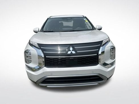 Used 2025 Mitsubishi Outlander SE FWD image 12