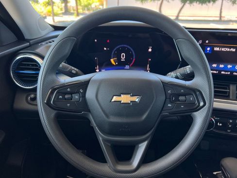Used 2026 Chevrolet Trax LT FWD image 31
