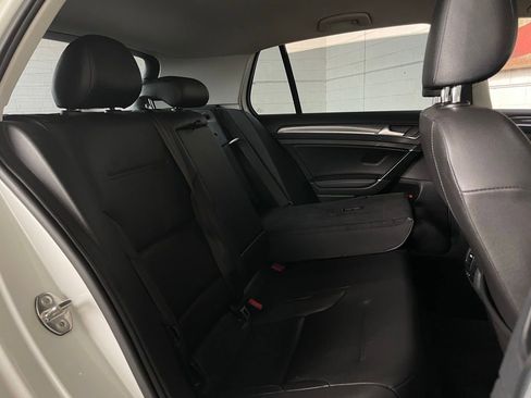 Used 2017 Volkswagen e-Golf SEL Premium image 21