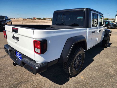 Used 2025 Jeep Gladiator Sport AWD/4WD image 5