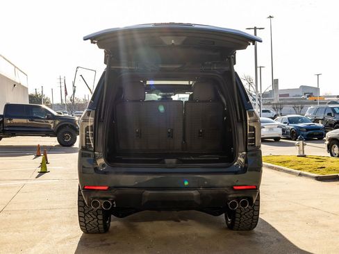 Used 2025 Chevrolet Tahoe Z71 w/ Comfort Package image 9