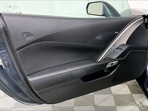Used 2017 Chevrolet Corvette Stingray Coupe w/ 1LT image 20