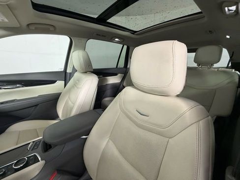 Used 2021 Cadillac XT6 Premium Luxury image 5