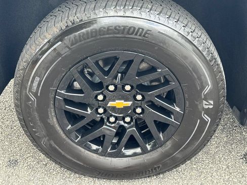 Used 2025 Chevrolet Silverado EV LT AWD/4WD image 17