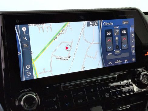 Used 2021 Toyota Highlander Platinum image 29