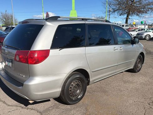 Used 2008 Toyota Sienna CE FWD image 3