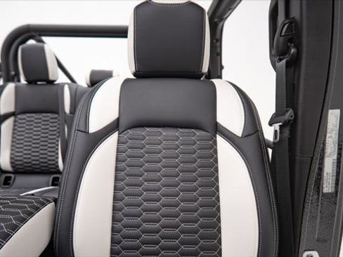 Used 2026 Jeep Gladiator Sport image 18