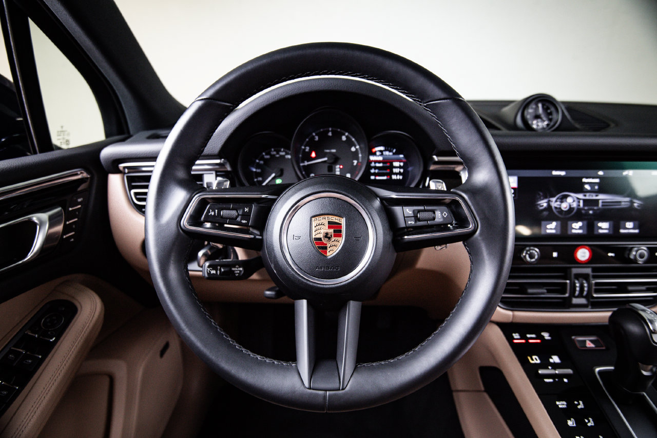 Certified 2026 Porsche Macan AWD/4WD image 26