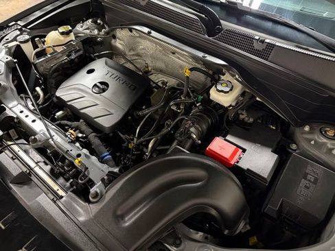 Used 2022 Chevrolet TrailBlazer RS w/ Technology Package image 41