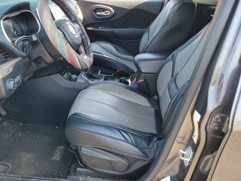 Used 2014 Jeep Cherokee Latitude w/ Trailer Tow Group AWD/4WD image 6