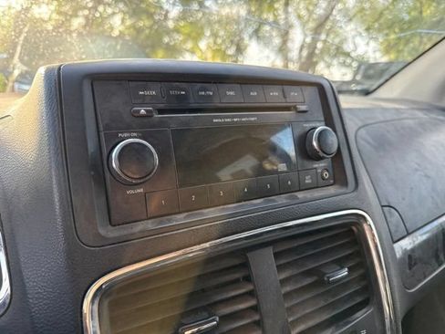 Used 2014 Dodge Grand Caravan SXT FWD image 10