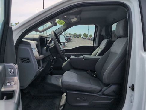 Used 2024 Ford F550 4x4 Regular Cab Super Duty w/ XLT Value Package image 17
