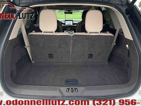 Used 2023 Lincoln Aviator Reserve w/ Equipment Group 201A AWD/4WD image 6