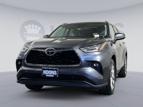 Used 2020 Toyota Highlander Limited image 1