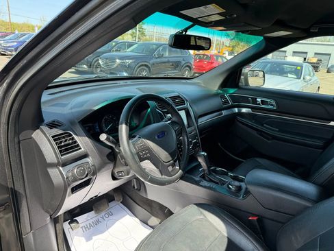 Used 2017 Ford Explorer Limited image 14