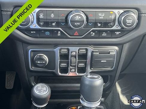 Used 2024 Jeep Wrangler High Altitude AWD/4WD image 32